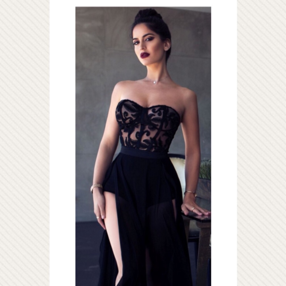 Hunter Black Gown by Meshki-Size L-NWT
